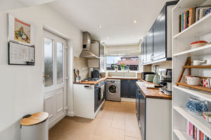 Kitchen- click for photo gallery